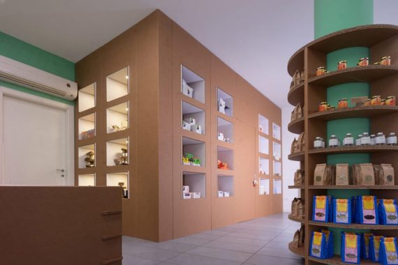 Mobili in Cartone: Funzionalità e Praticità al Servizio del Franchising